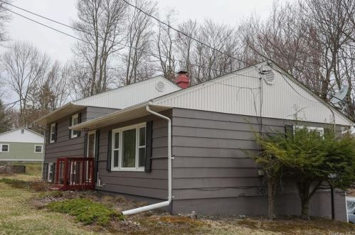 2 Sunset Dr, Monticello, NY 12701-4500