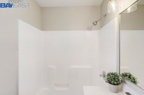 1513 142nd Ave, San Leandro CA  94578-1707 exterior