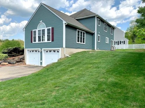 21 Brunelle Dr, Rutland, MA 01543-1444