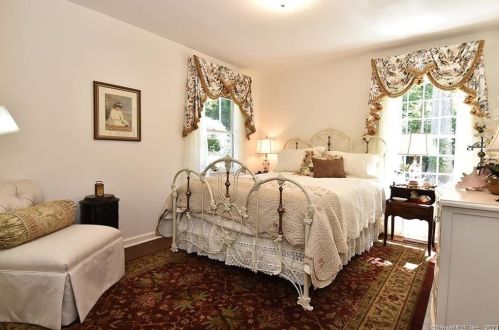 312 Grassy Hill Rd, Lyme CT  06371-3312 exterior