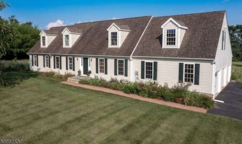 51 Forge Hill Rd, Glen Gardner, NJ 08826-3125