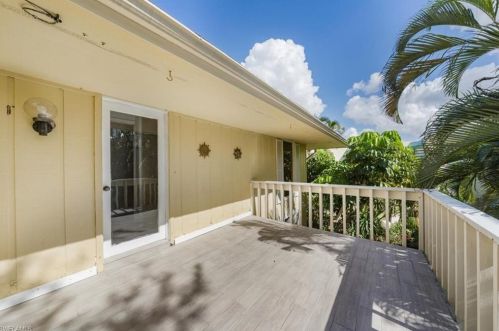 925 Palm View Dr, Naples FL  34110-1273 exterior