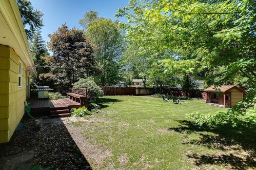 207 County Rd F, Saint Paul MN 55110-3845 exterior