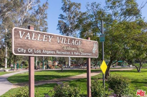 11814 Hesby St, North Hollywood CA  91607-3218 exterior