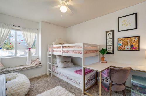 1887 Commons Ct, Windsor CA  95492-9593 exterior
