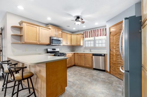 567 Stone Bridge Blvd, Bellefontaine, OH 43311-2674