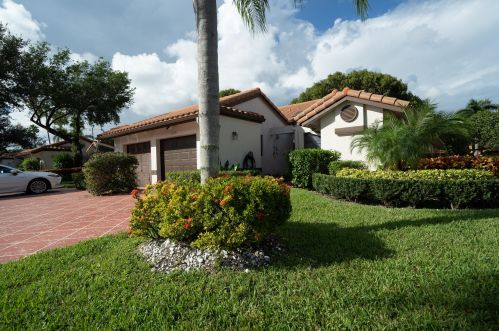 6376 Kings Gate Cir, Delray Beach FL  33484-2429 exterior