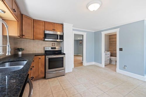 47 Great Pond Rd, Kingston NH  03848-3741 exterior