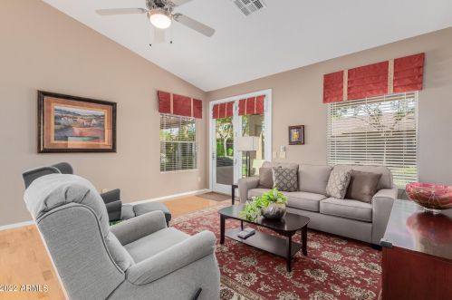 9615 Rocky Lake Dr, Chandler, AZ 85248-7691