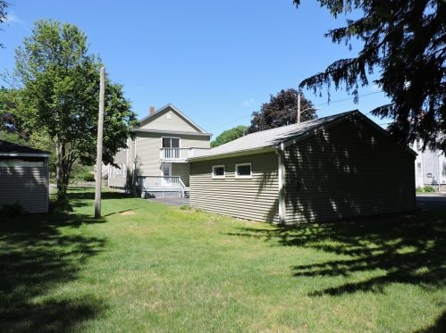 39 Brk St, Webster MA 01570-2821 exterior