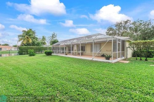 11901 20th St, Hollywood FL  33025-5616 exterior