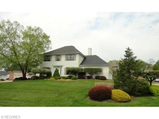 6575 Thornbriar St, Canton, OH 44718-3908