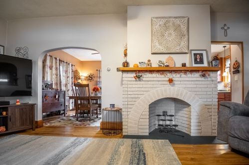 160 White Ave, Hermitage PA  16146-3082 exterior