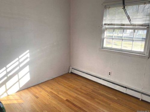 107 Rogues Path, Huntington Station NY 11746-2736 exterior