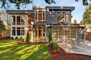 1102 95th St, Seattle, WA 98117-2241