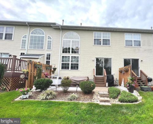 324 Glenn Rose Cir, Norristown PA 19406-1783 exterior