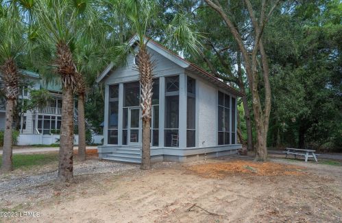 88 Bostick Cir, Beaufort SC  29902-5731 exterior