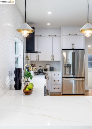 481 59th St, Oakland CA 94609-1538 exterior