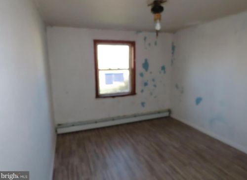 308 Howell Dr, New Castle DE 19720-2751 exterior