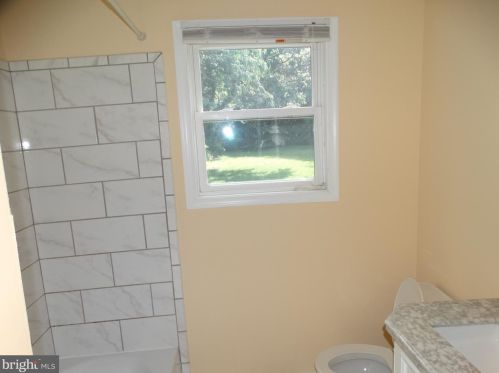 834 Hughes Dr, Trenton NJ  08690-1208 exterior