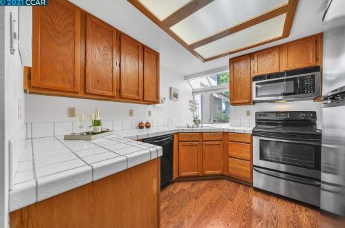 7294 Cronin Cir, Pleasanton CA  94568-2330 exterior