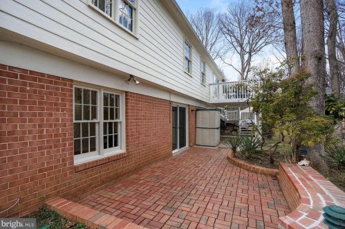 2509 Goldcup Ln, Herndon VA 20191-4220 exterior