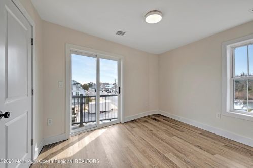 1217 Niihau Dr, Lacey NJ  08731-4702 exterior