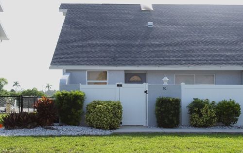 707 3rd Ct, Cape Coral, FL 33991-2566
