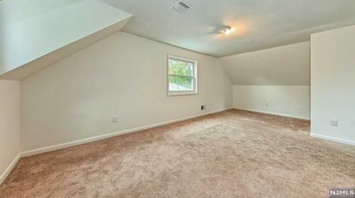 29 River Rd, Oakland NJ  07436-1912 exterior