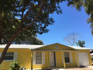 6734 Kelland Ave, Orlando, FL 32809-6551