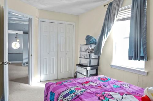 79 Lowell Ave, Providence RI  02909-4621 exterior