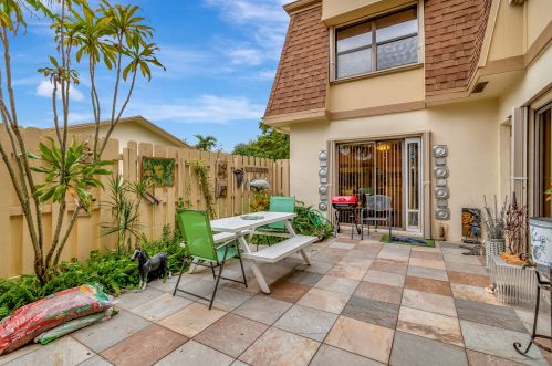 945 29th Ave, Delray Beach FL  33445-1964 exterior