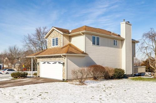 78 Brookview Ln, Middletown, CT 06457-2118