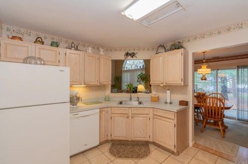 9 Deer Xing Dr, Fishkill NY  12524-1365 exterior