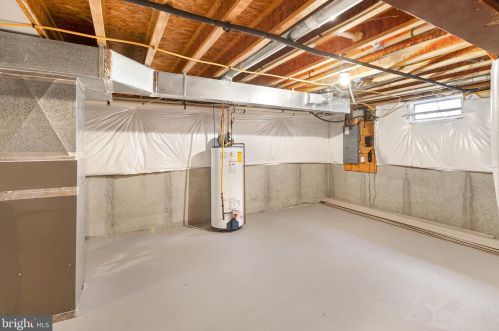 515 Florence Fields Ln, New Castle DE  19720-8752 exterior