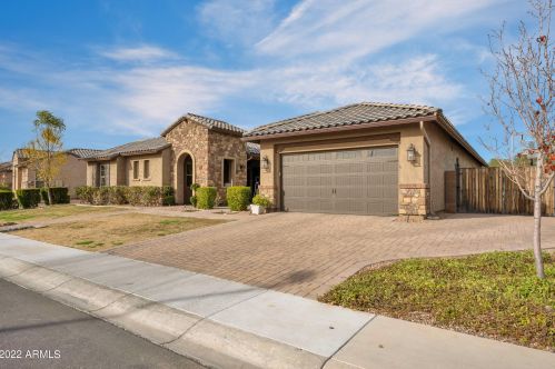 3366 Balsam Dr, Chandler, AZ 85286