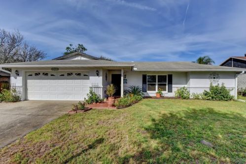 2105 Little Farms Ct, Deltona, FL 32738-2956