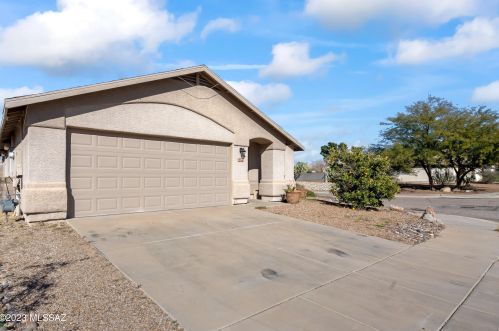 6435 Wolfhead Dr, Tucson, AZ 85730-1689