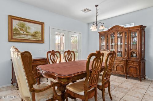 1492 Westchester Dr, Chandler AZ 85249-5091 exterior