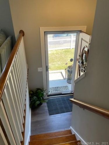31 Edward St, New Britain, CT 06051-2819