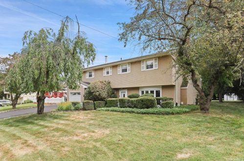 3 Valleyview Rd, Elmsford, NY 10523-3817
