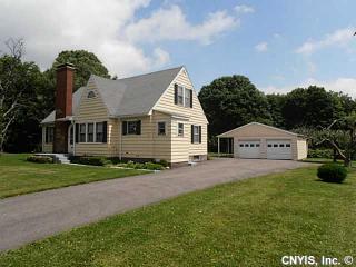 4758 Cleveland Rd, Syracuse, NY 13215-2426
