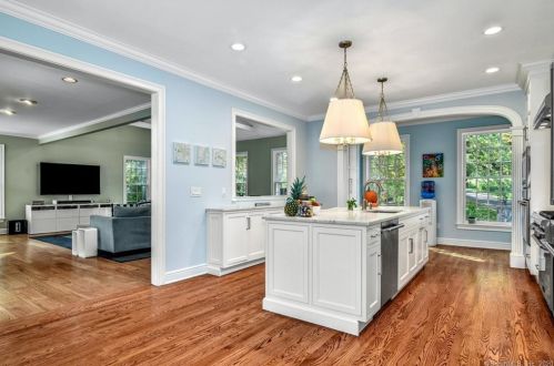 323 Smith Ridge Rd, New Canaan CT  06840-3625 exterior