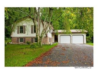 35 Ferenvilla Dr, Hendersonville, NC 28791-9010