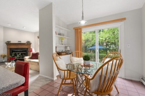42 Redwood Ter, Flemington NJ  08822-3021 exterior