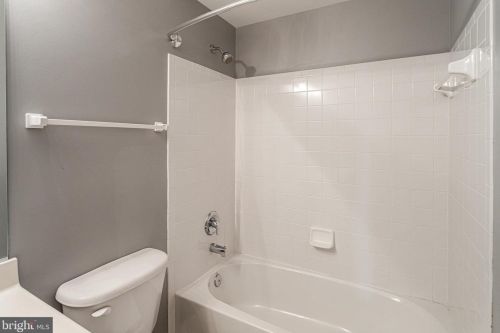 13101 Taverner Loop, Woodbridge VA  22192-5333 exterior