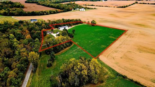 5985 Creek Rd, Washington Ch OH  43160-9726 exterior