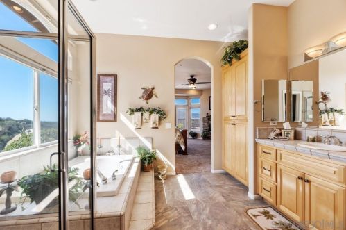 550 Old Stagecoach Run, Alpine CA  91901-1478 exterior