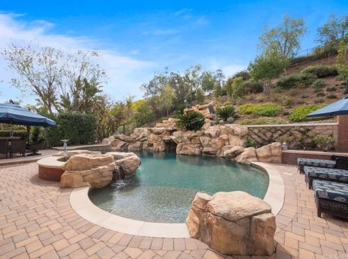 5 Shire, Trabuco Canyon CA  92679-4907 exterior