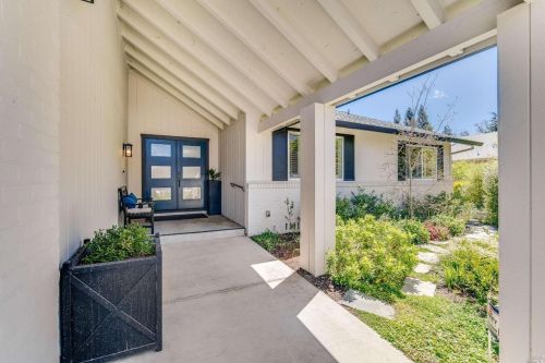 8842 Oak Trail Dr, Santa Rosa, CA 95409-6440